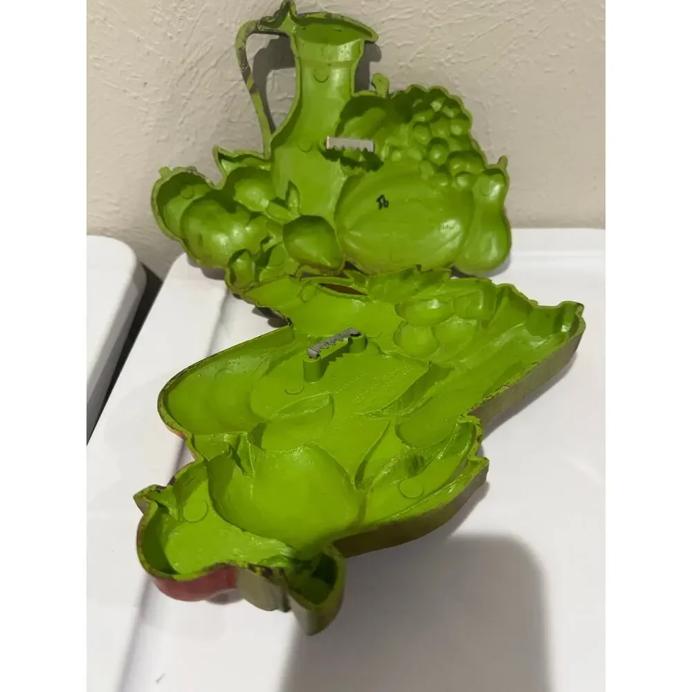Dart Industries Vintage Seventies Plastic Mold Wall Art Fruit Veggies